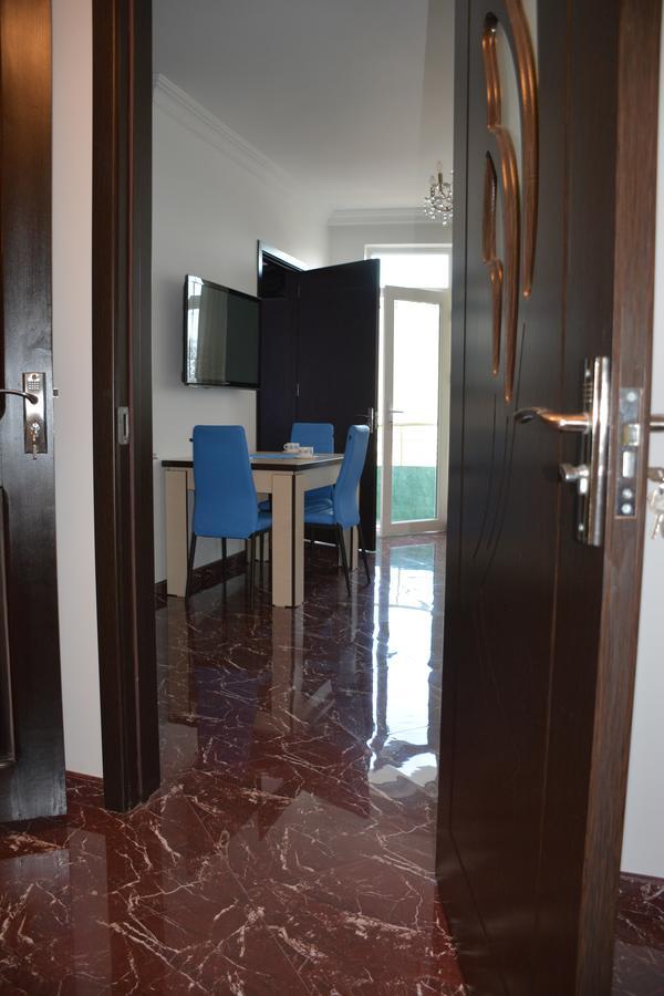 Apartment Nona Vox Batumi Esterno foto